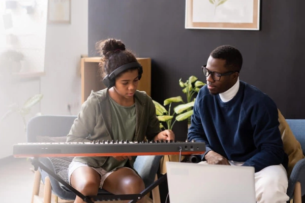 Group Classes in Music Production & Audio Engineering